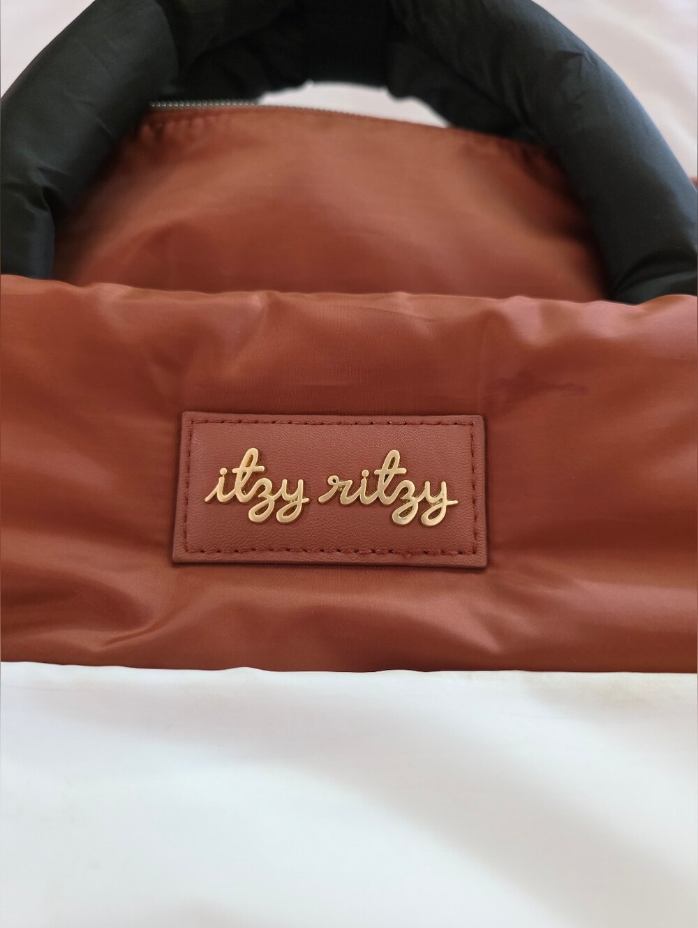 Itzy Ritzy Weekender Bag. - Picture 9 of 15